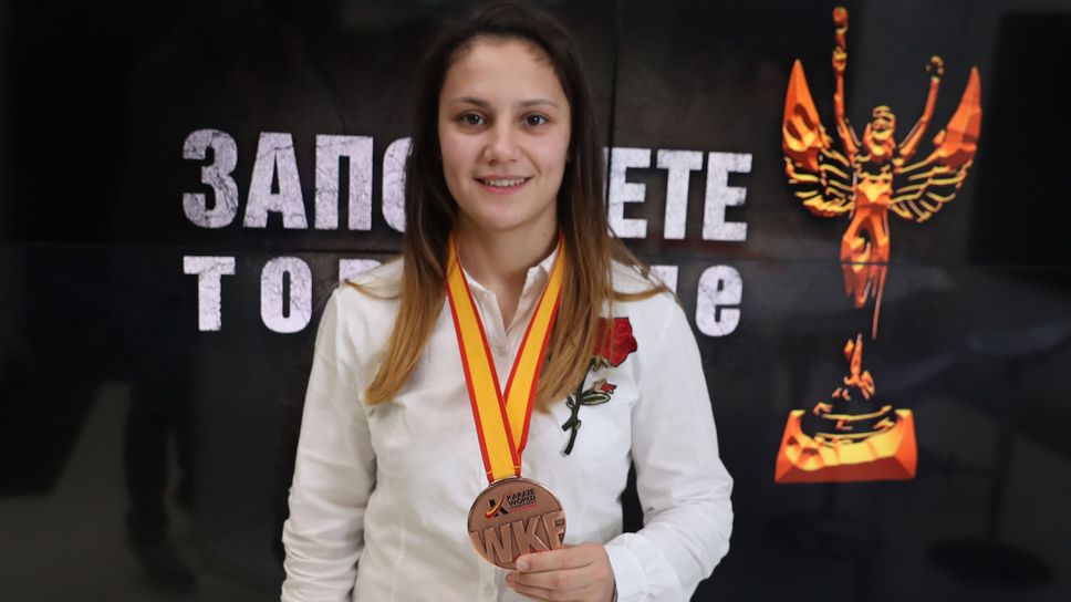 Ивет Горанова достигна до четвъртфиналите на Европейското по карате