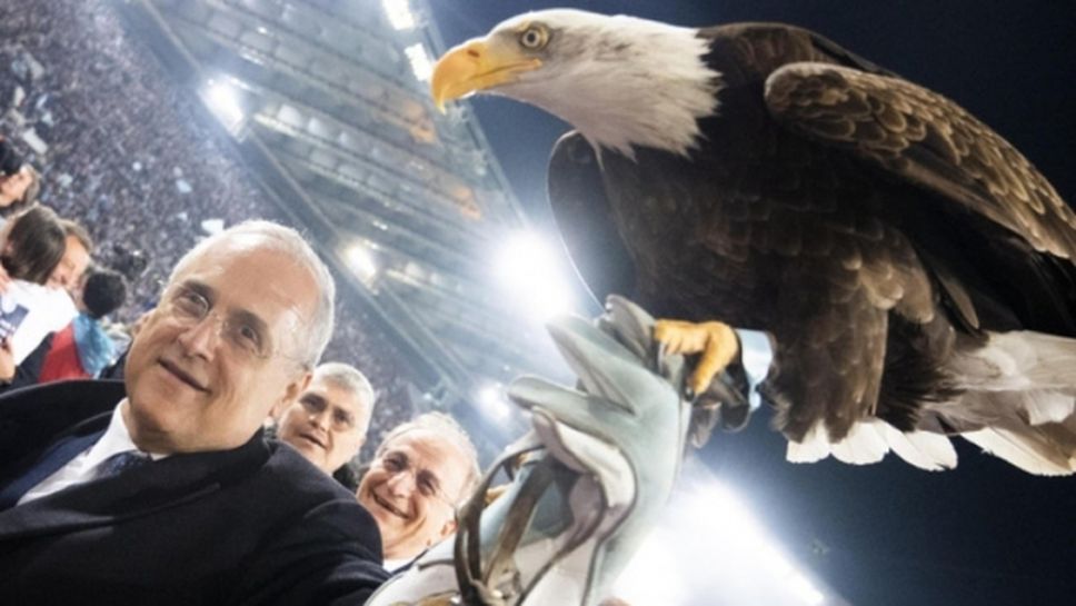Президентът на Лацио празнува с орела Олимпия