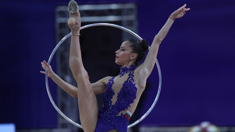 Владинова остана на крачка от медал на обръч, седмо място за Калейн
