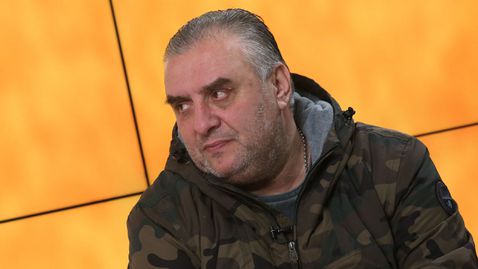 Дучето: Срамно бездействие в червено! Фланелката на сектор "Г" се носи по заслуги