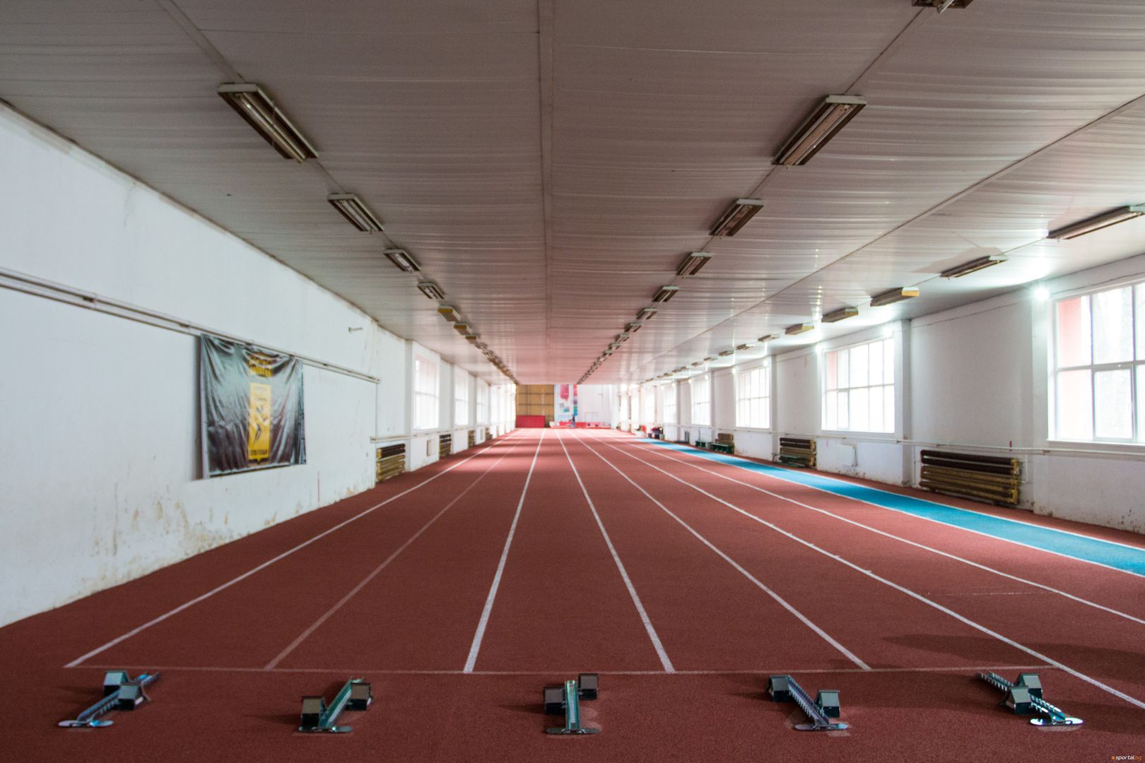 Реновираната атлетическа зала до стадион "Пловдив"