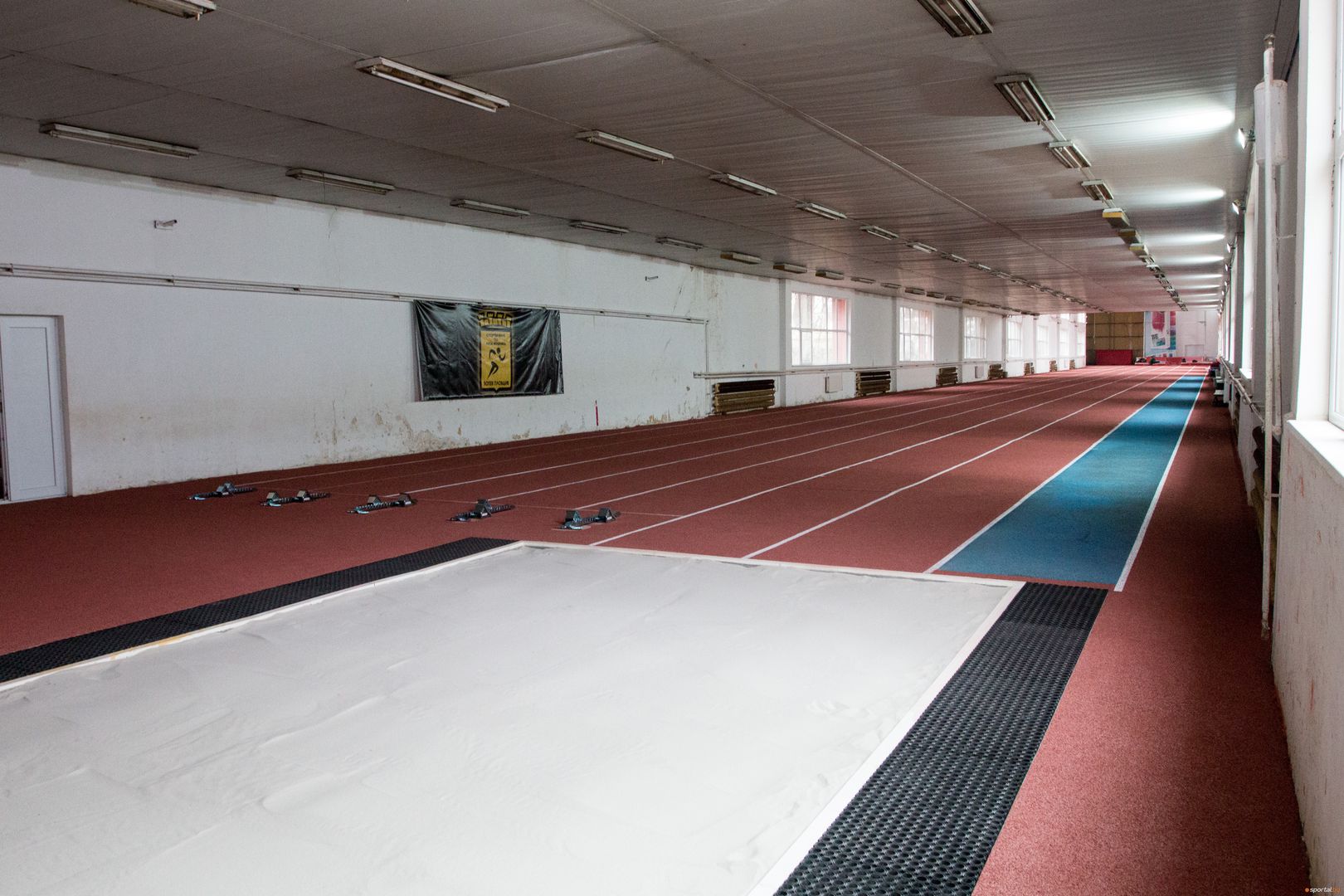 Реновираната атлетическа зала до стадион "Пловдив"