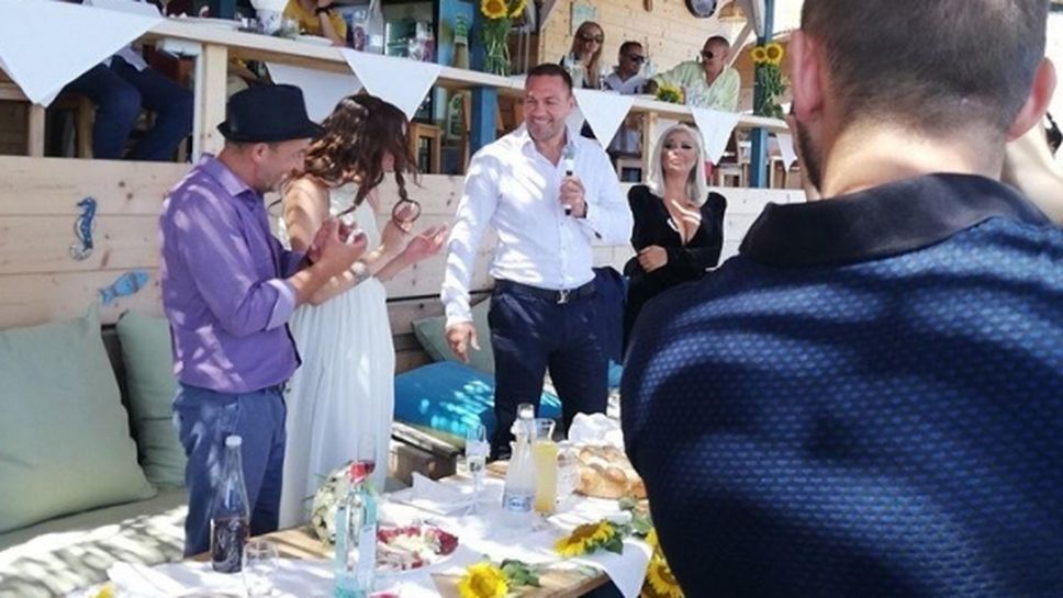 Кобрата кумува край морето