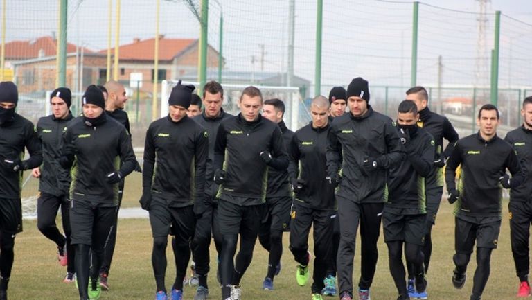Двама нови футболисти участваха в първата тренировка на Ботев (Пд)