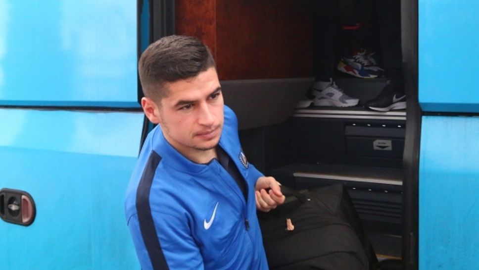 Левски пристигна с голямо закъснение, Стоянович отмени тренировката