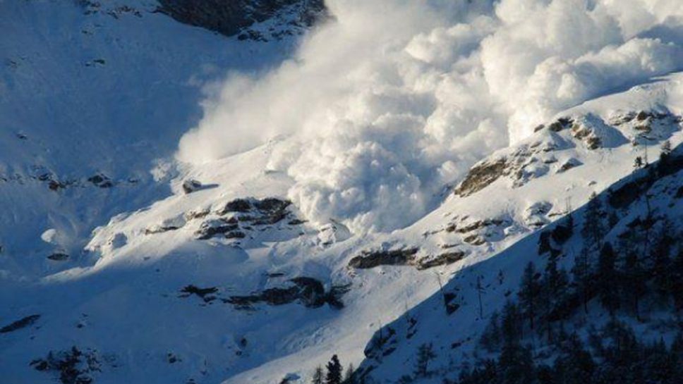 Лавина уби двама сноубордисти над Банско