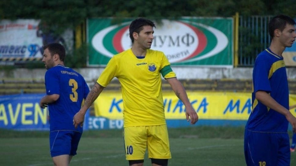 Иван Площаков ще помага на Атлетик (Куклен) и през пролетния дял на Трета лига