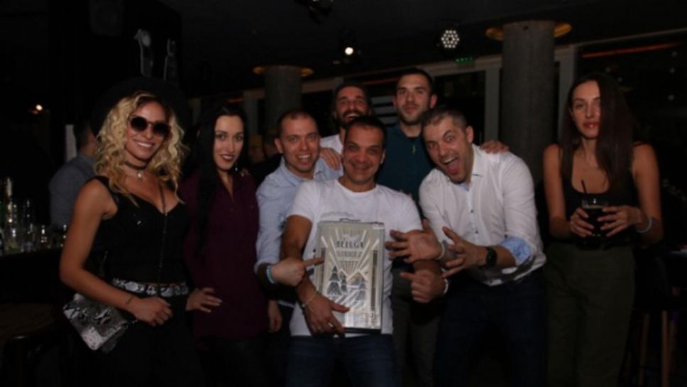 Школата на ВИП-водолазите отпразнува 10-и рожден ден с бурно парти