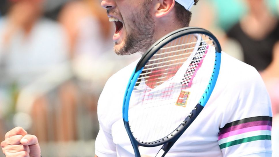 Чорич загуби сет, но е на 1/8-финал