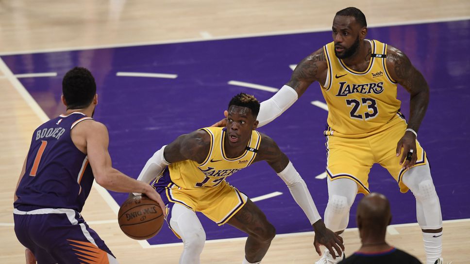 Един от виновниците за провала на Лейкърс иска да остане в отбора през следващия сезон