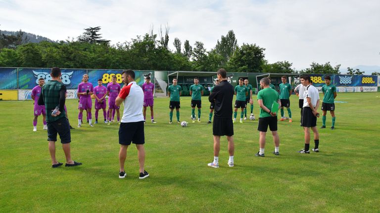  Пирин с забавна самодейност, даваща късмет на млади непрофесионални футболисти 
