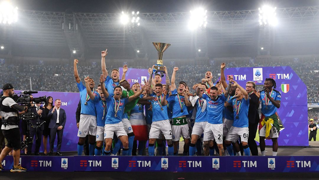 Наполи вдигна трофея в Серия “А” след победа в последния си мач