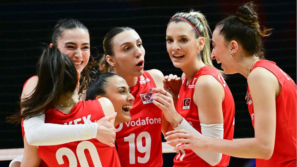 Европейските шампионки по волейбол при жените от Турция стартираха отлично