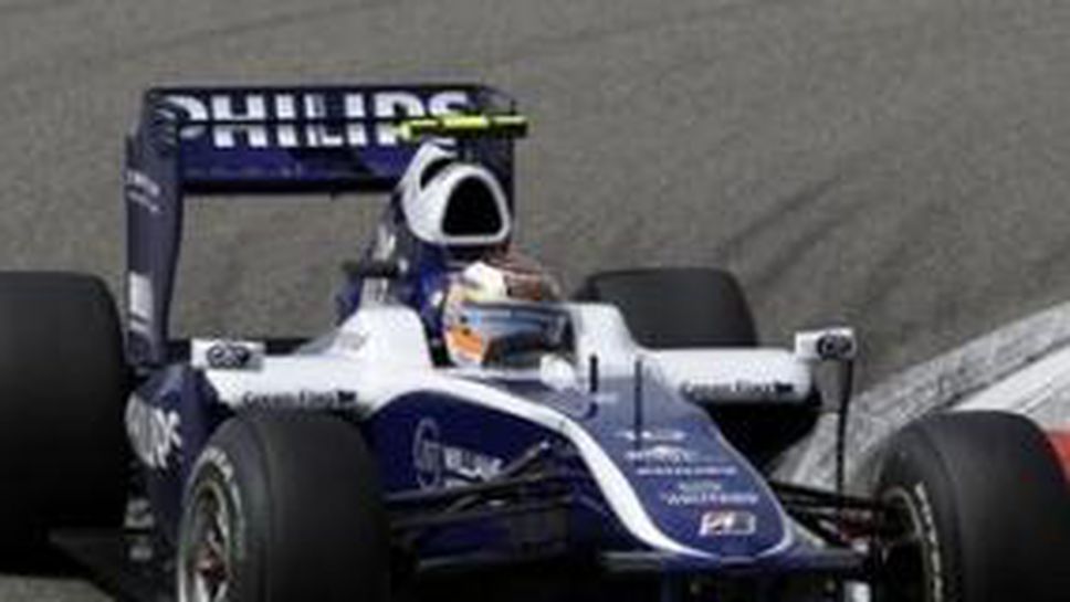 Хюлкенберг се разбива в Испания, високи бордюри чупят колите на Алонсо и Уебър (видео)