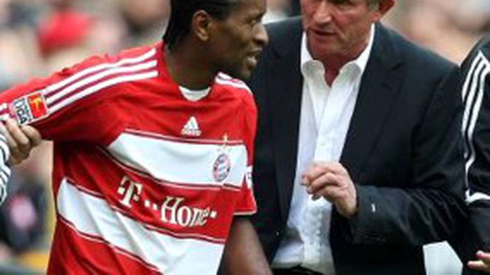 Байерн вдига двама за финала