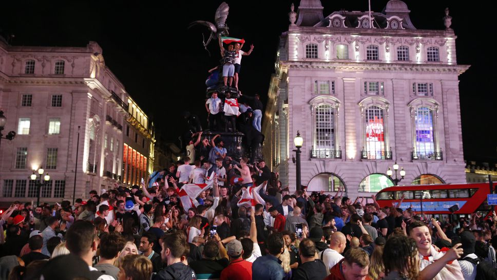 Английските фенове превзеха Лондон и Рим