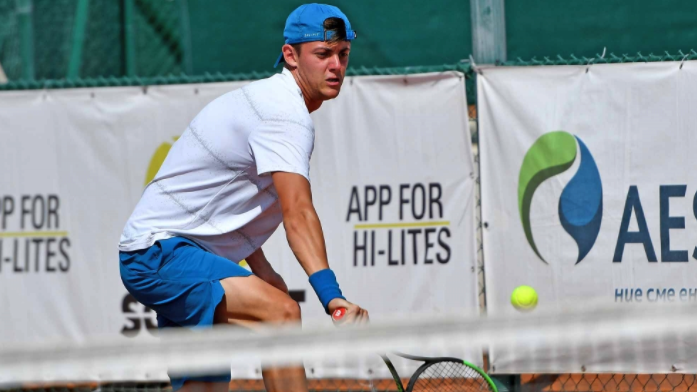 Лазаров отпадна на четвъртфиналите на турнир