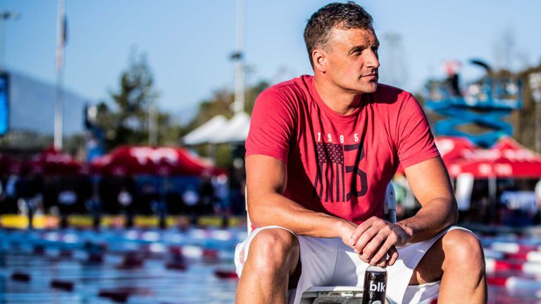 37-годишният плувец спечели 12 медала на четири Олимпиади, включително шест