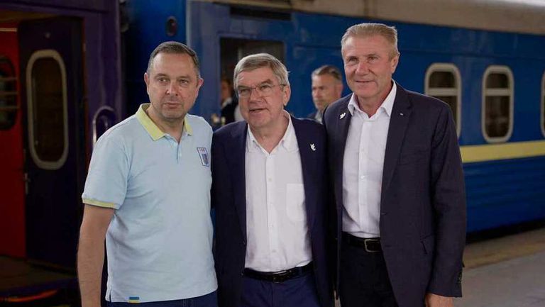 Бах посети една от тренировъчните бази на украинските спортисти