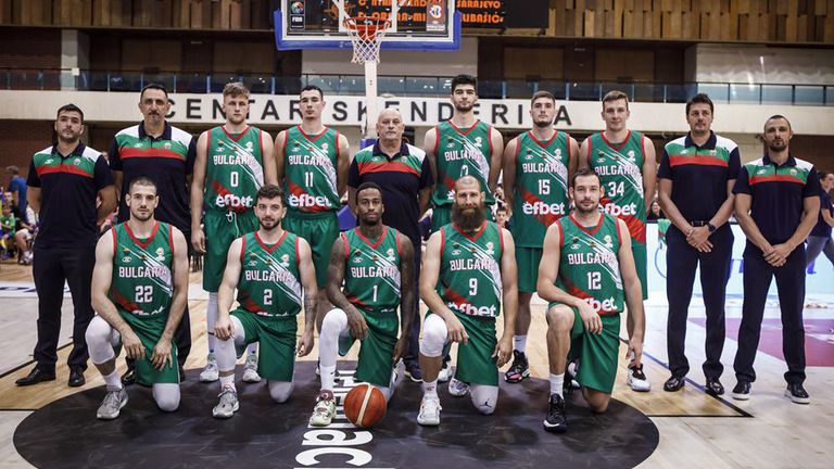 Момчетата на Росен Барчовски откриват участието си в турнира на