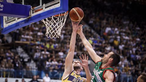  Късметът обърна тил на България - три травми и постоянни босненци отстраниха 