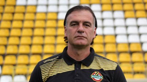  Трите Хикса ще води дубъла на Ботев (Пд) 