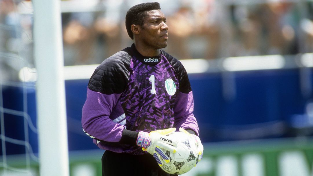 Почина вратарят на Нигерия от САЩ'94 и Франция'98