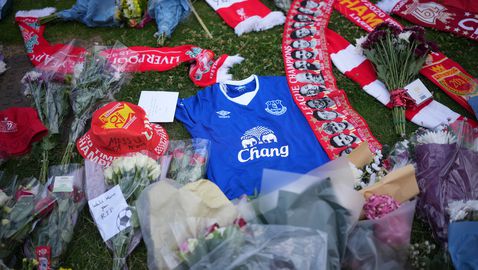 Ливърпул отлага старта на подготовката