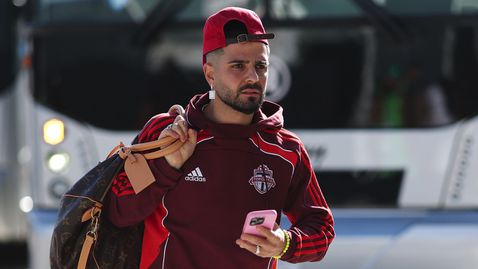 Инсиние се събира със Сари в Лацио