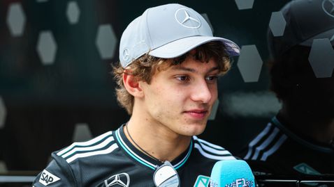 Кими Антонели не разговаря с други отбори