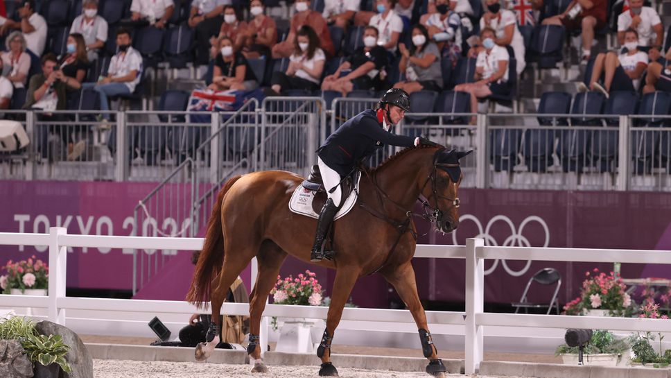 Олимпийското златото в прескачането на препяствия индивидуално остава за Великобритания