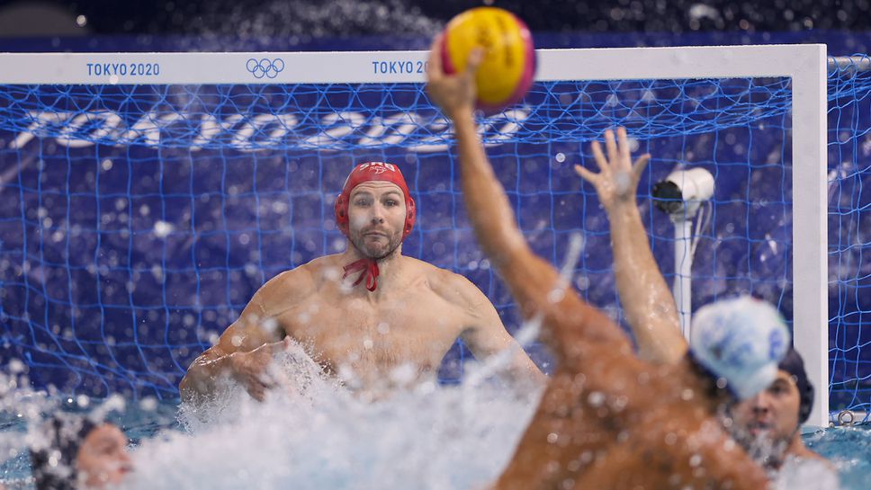 Сърбия продължава защитата на титлата си след победа над световния шампион Италия