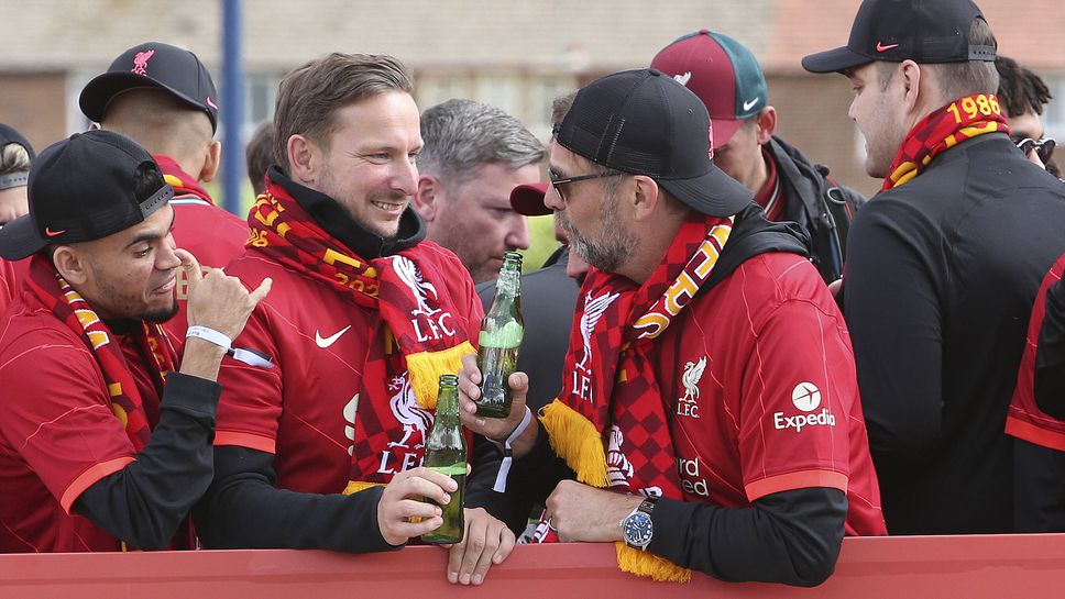 Асистентът на Клоп: Въвеждането на пет смени спаси футбола