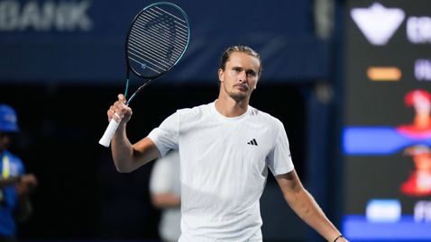 Зверев нямаше проблеми срещу представител на домакините, противникът на Шелтън се предаде във втория сет