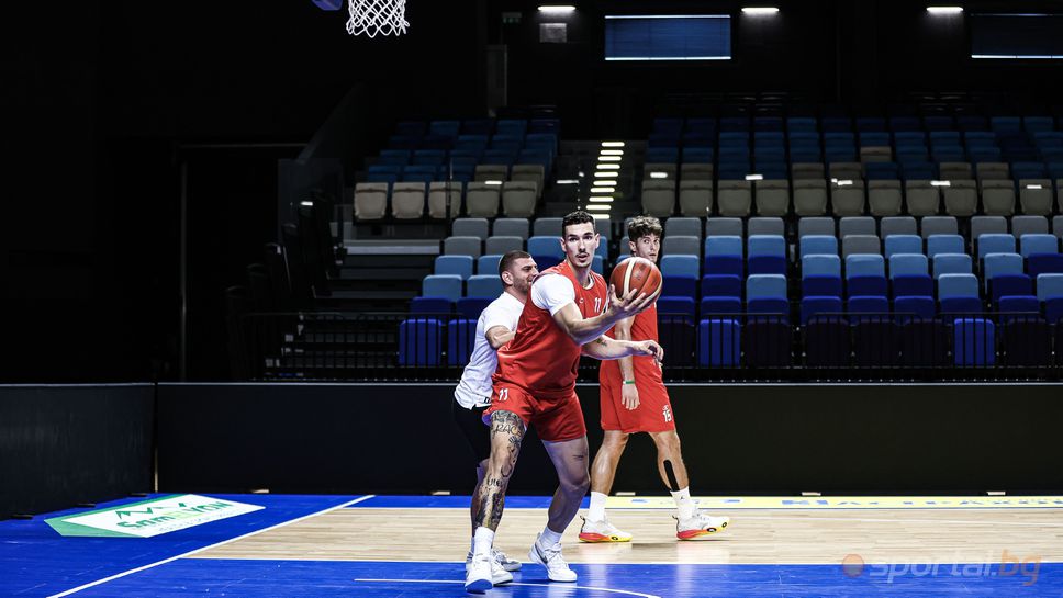 Селекционерът Росен Барчовски определи състава на българския национален отбор за