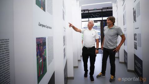  Стоичков разведе собствен някогашен съотборник в персоналната си “Зала на славата ” 