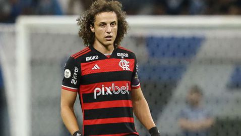 Давид Луис ще заиграе в кипърския шампион, който преди година отстрани ЦСКА 1948