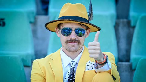 Маската се появи на "Тича"