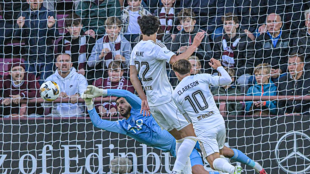 Димитър Митов не можа да спаси Абърдийн от загуба на старта