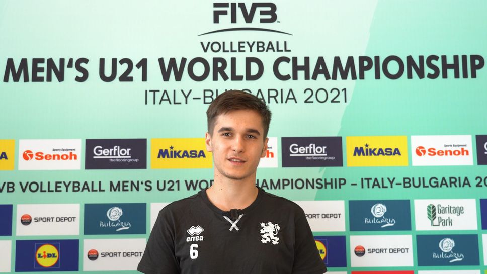 Симеон Добрев обича плуване и колоездене и мечтае да се срещне с Джеф Безос