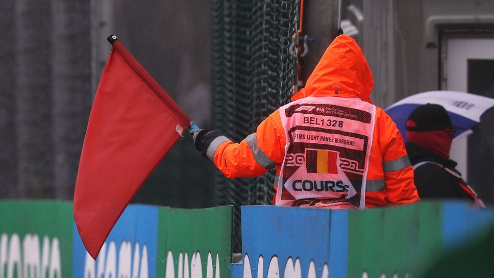 Тото Волф иска преразглеждане на правилата за червени флагове във Формула 1