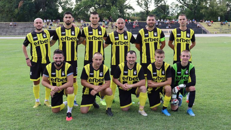 Ботев (Нови пазар) играе в събота в Балчик срещу Черноморец.