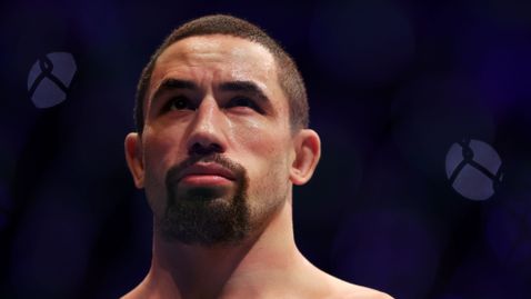 Робърт Уитакър разкри естественото си тегло и обяви, че качва категорията