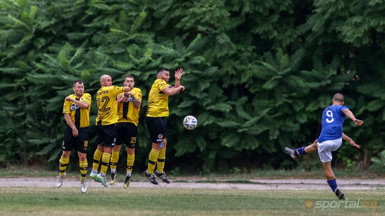 Ботев Нови пазар гостува в неделя на Черноломец Попово Двубоят