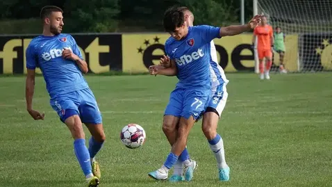 Несебър и Струмска слава направиха самоубийствено реми