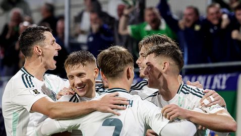 Северна Ирландия пречупи десет от Люксембург и излезе начело