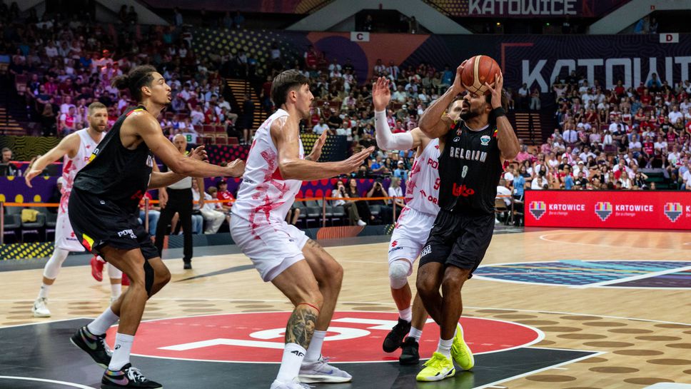 Груповата фаза на ЕвроБаскет 2025 завърши с изненадващата победа на