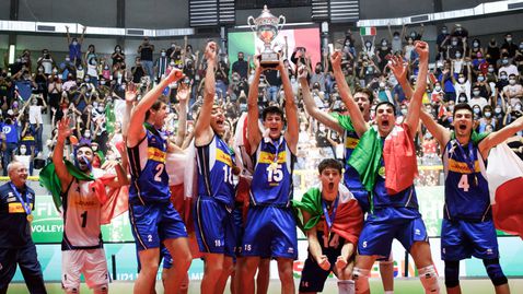 Италия спечели историческа световна титла в Каляри! Микиелето отново герой за "Скуадра адзура"