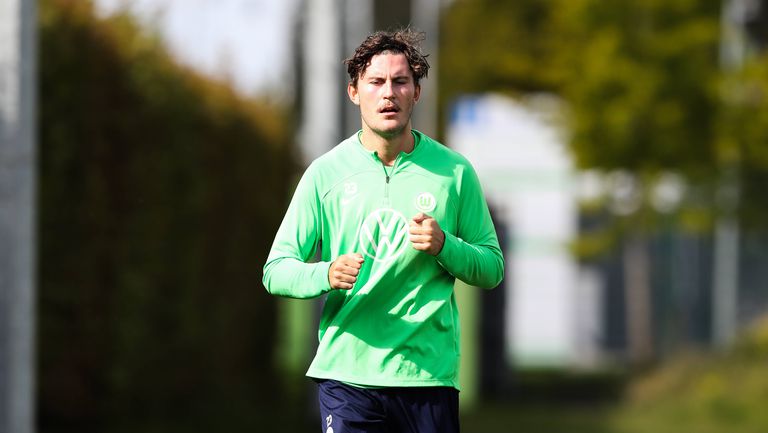 Нападателят Йонас Винд поднови тренировки с отбора на Волфсбург след