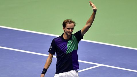  Медведев се класира за втория кръг на шампионата в Астана 